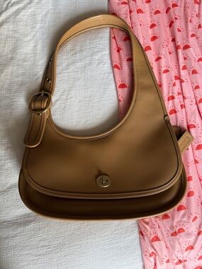 Coach Cashin Carry Crescent Bag in Honey Brown